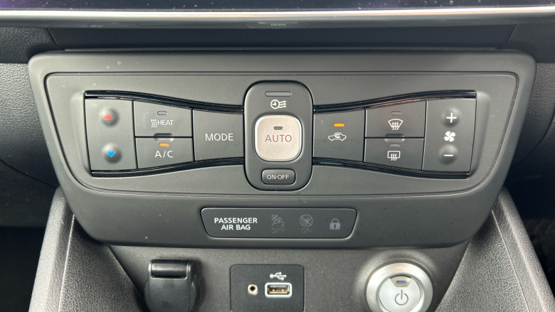 Nissan LEAF 110kW Acenta 40kWh 5dr Auto [6.6kw Charger] Electric Hatchback